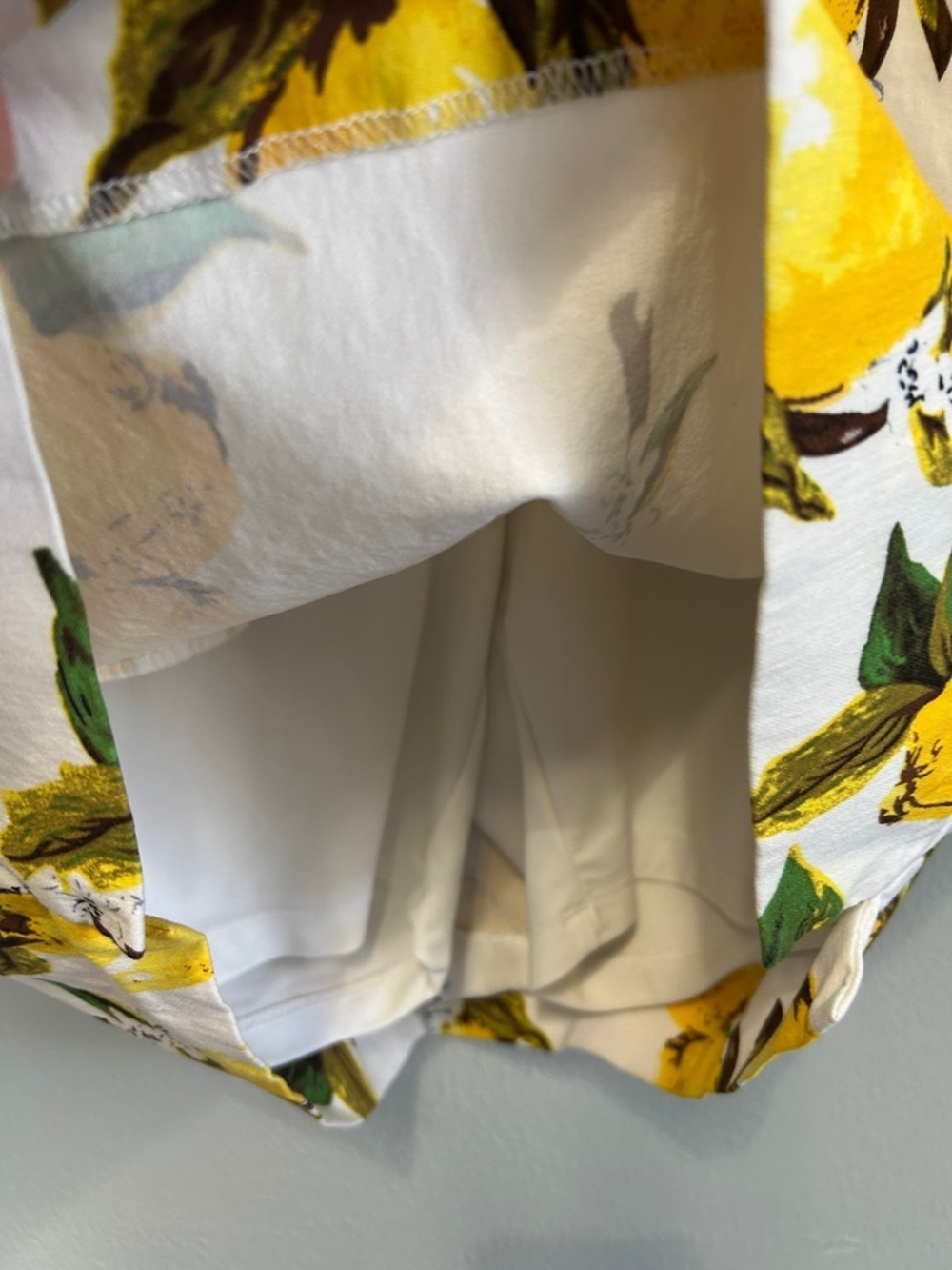 Up! Women’s Lemon Print Cotton Skort - White & Yellow. Size 4 - Picture 7 of 9